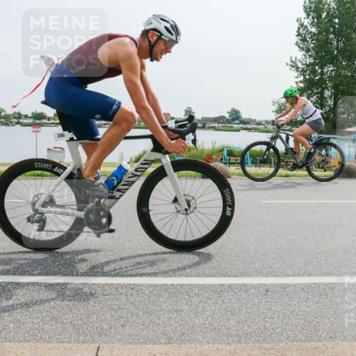 15.06.2025 - 27. Vierlanden-Triathlon H.Heesch http://msf.ph/oto/8020802 15.06.2025 10:27:05 Radfahren 35, 288, 557, 574, 588 meine-sportfotos.de