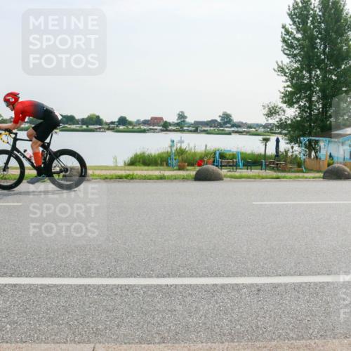 15.06.2025 - 27. Vierlanden-Triathlon H.Heesch http://msf.ph/oto/8020804 15.06.2025 09:49:58 Radfahren 12, 80, 216 meine-sportfotos.de