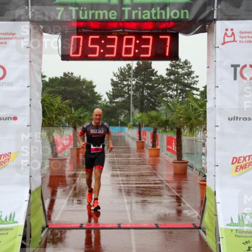15.06.2025 - 7 Türme Triathlon Michael Strokosch http://msf.ph/oto/8020808 15.06.2025 15:38:36 Ziel 301 meine-sportfotos.de