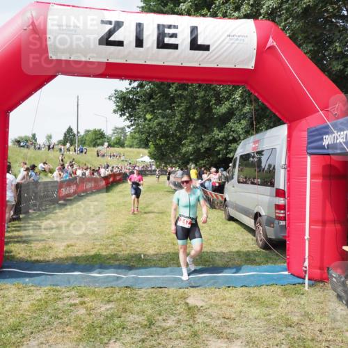 21.06.2025 - 27. Vierlanden-Triathlon MichiJ http://msf.ph/oto/8020858 15.06.2026 11:36:24 Ziel 247, 378, 472 meine-sportfotos.de