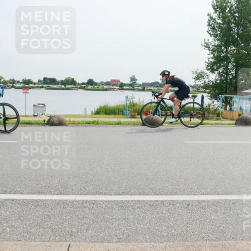 15.06.2025 - 27. Vierlanden-Triathlon H.Heesch http://msf.ph/oto/8020867 15.06.2025 10:27:11 Radfahren 227, 574, 586 meine-sportfotos.de
