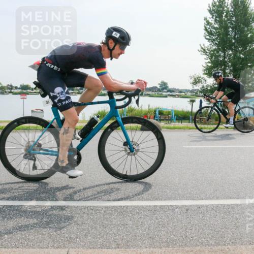 15.06.2025 - 27. Vierlanden-Triathlon H.Heesch http://msf.ph/oto/8020876 15.06.2025 09:50:56 Radfahren 15, 20, 26, 35, 165, 210 meine-sportfotos.de