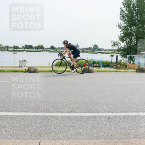 15.06.2025 - 27. Vierlanden-Triathlon H.Heesch http://msf.ph/oto/8020882 15.06.2025 10:27:12 Radfahren 227, 574, 586 meine-sportfotos.de