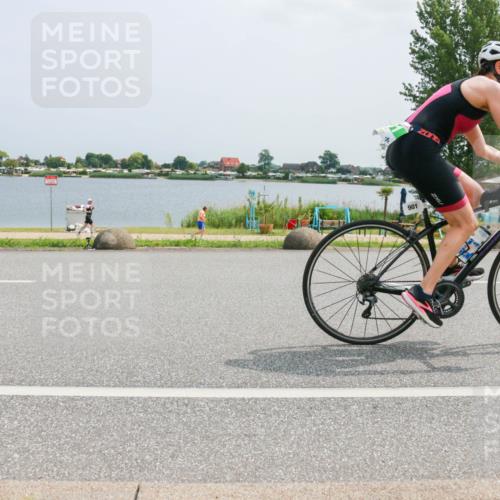 21.06.2025 - 27. Vierlanden-Triathlon H.Heesch http://msf.ph/oto/8020896 15.06.2025 12:04:25 Radfahren 792, 804, 901, 904, 954 meine-sportfotos.de