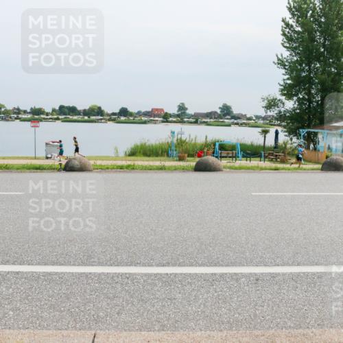 15.06.2025 - 27. Vierlanden-Triathlon H.Heesch http://msf.ph/oto/8020898 15.06.2025 11:16:28 Radfahren 45, 603, 717, 805 meine-sportfotos.de