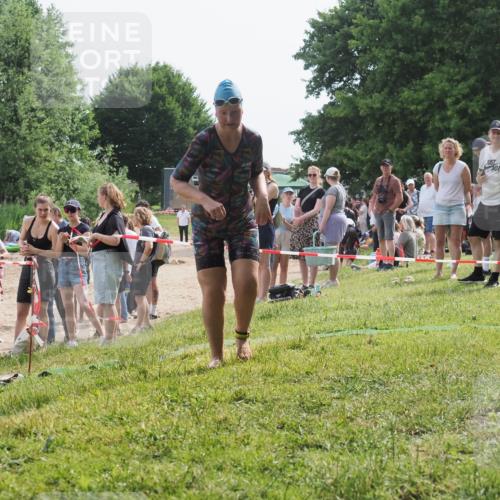 15.06.2025 - 27. Vierlanden-Triathlon KatJ http://msf.ph/oto/8020902 15.06.2025 10:23:21 Schwimmen 531 meine-sportfotos.de