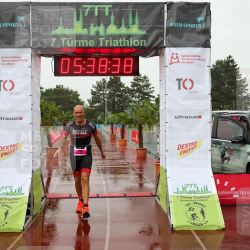 15.06.2025 - 7 Türme Triathlon Michael Strokosch http://msf.ph/oto/8020908 15.06.2025 15:38:38 Ziel 301 meine-sportfotos.de