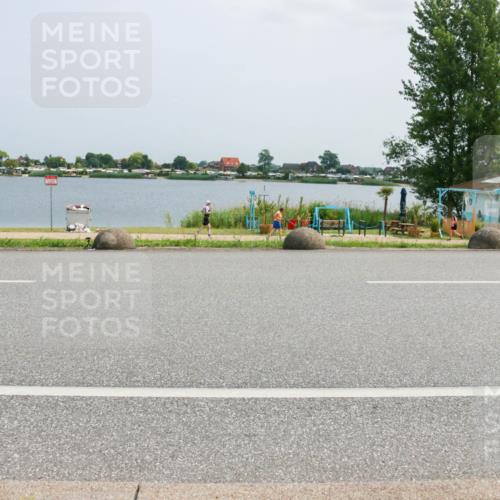 21.06.2025 - 27. Vierlanden-Triathlon H.Heesch http://msf.ph/oto/8020909 15.06.2025 12:04:27 Radfahren 725, 792, 901, 904, 954 meine-sportfotos.de