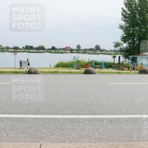 15.06.2025 - 27. Vierlanden-Triathlon H.Heesch http://msf.ph/oto/8020921 15.06.2025 11:16:28 Radfahren 45, 603, 717, 805 meine-sportfotos.de
