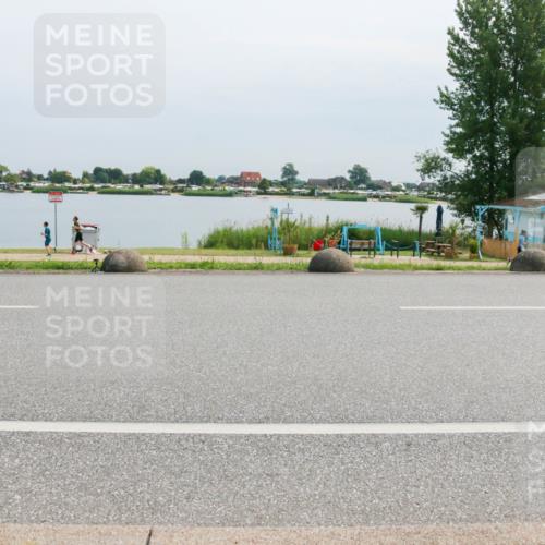 15.06.2025 - 27. Vierlanden-Triathlon H.Heesch http://msf.ph/oto/8020969 15.06.2025 11:16:28 Radfahren 45, 603, 717, 805 meine-sportfotos.de