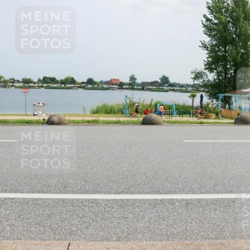 21.06.2025 - 27. Vierlanden-Triathlon H.Heesch http://msf.ph/oto/8020983 15.06.2025 12:04:28 Radfahren 725, 833, 901, 904, 954 meine-sportfotos.de