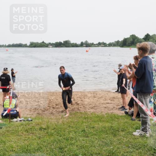21.06.2025 - 27. Vierlanden-Triathlon MichiJ http://msf.ph/oto/8020987 15.06.2026 10:50:41 Schwimmen 753, 767 meine-sportfotos.de