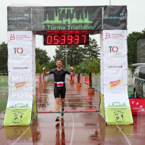 15.06.2025 - 7 Türme Triathlon Michael Strokosch http://msf.ph/oto/8021013 15.06.2025 15:39:37 Ziel 228 meine-sportfotos.de