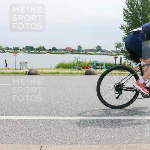 15.06.2025 - 27. Vierlanden-Triathlon H.Heesch http://msf.ph/oto/8021021 15.06.2025 11:16:29 Radfahren 45, 603, 717, 805 meine-sportfotos.de