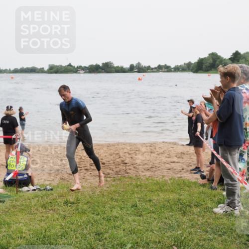 21.06.2025 - 27. Vierlanden-Triathlon MichiJ http://msf.ph/oto/8021023 15.06.2026 10:50:42 Schwimmen 753, 767 meine-sportfotos.de