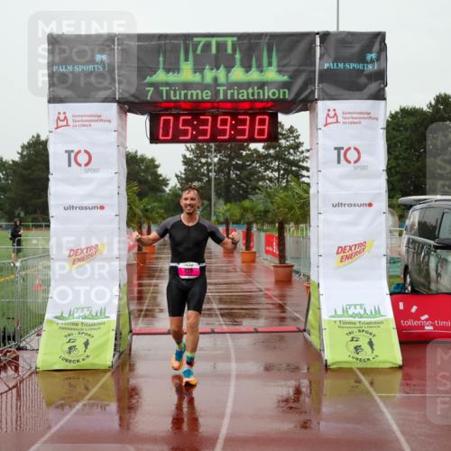 15.06.2025 - 7 Türme Triathlon Michael Strokosch http://msf.ph/oto/8021050 15.06.2025 15:39:37 Ziel 228 meine-sportfotos.de