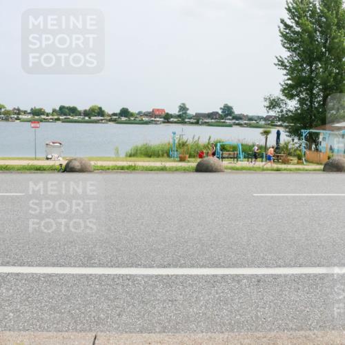 21.06.2025 - 27. Vierlanden-Triathlon H.Heesch http://msf.ph/oto/8021051 15.06.2025 12:04:30 Radfahren 725, 833, 904 meine-sportfotos.de