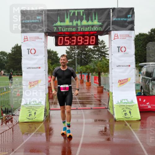 15.06.2025 - 7 Türme Triathlon Michael Strokosch http://msf.ph/oto/8021088 15.06.2025 15:39:38 Ziel 228 meine-sportfotos.de