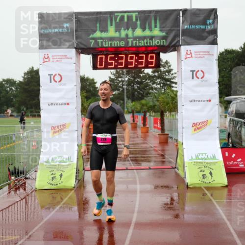 15.06.2025 - 7 Türme Triathlon Michael Strokosch http://msf.ph/oto/8021116 15.06.2025 15:39:38 Ziel 228 meine-sportfotos.de