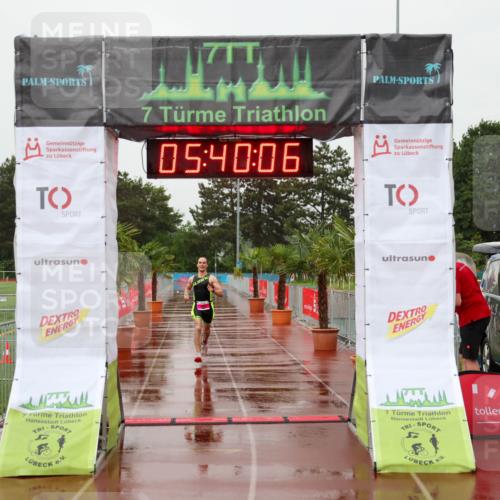 15.06.2025 - 7 Türme Triathlon Michael Strokosch http://msf.ph/oto/8021173 15.06.2025 15:40:06 Ziel 271 meine-sportfotos.de
