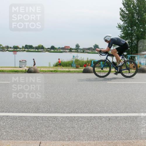 15.06.2025 - 27. Vierlanden-Triathlon H.Heesch http://msf.ph/oto/8021175 15.06.2025 11:16:39 Radfahren 204, 478, 797, 828, 953 meine-sportfotos.de