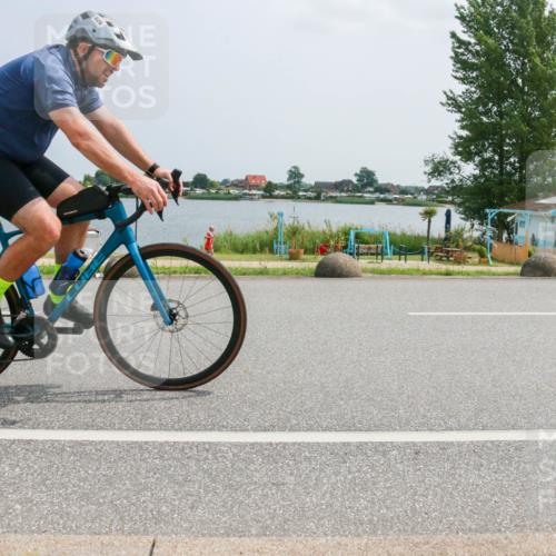 21.06.2025 - 27. Vierlanden-Triathlon H.Heesch http://msf.ph/oto/8021194 15.06.2025 12:04:44 Radfahren 822, 826, 913 meine-sportfotos.de