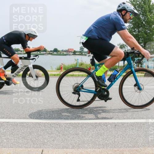 21.06.2025 - 27. Vierlanden-Triathlon H.Heesch http://msf.ph/oto/8021205 15.06.2025 12:04:44 Radfahren 822, 826, 913 meine-sportfotos.de