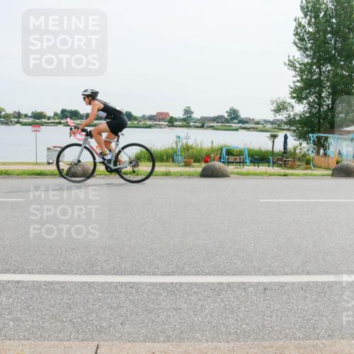 15.06.2025 - 27. Vierlanden-Triathlon H.Heesch http://msf.ph/oto/8021223 15.06.2025 10:27:17 Radfahren 206, 227, 586, 594 meine-sportfotos.de