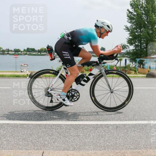 21.06.2025 - 27. Vierlanden-Triathlon H.Heesch http://msf.ph/oto/8021233 15.06.2025 12:04:46 Radfahren 822, 826, 913 meine-sportfotos.de