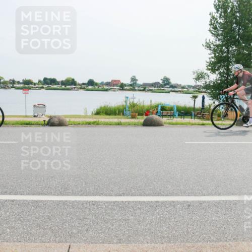 15.06.2025 - 27. Vierlanden-Triathlon H.Heesch http://msf.ph/oto/8021251 15.06.2025 10:27:17 Radfahren 206, 227, 586, 594 meine-sportfotos.de