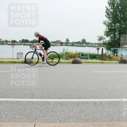 15.06.2025 - 27. Vierlanden-Triathlon H.Heesch http://msf.ph/oto/8021278 15.06.2025 10:27:18 Radfahren 206, 227, 586, 594 meine-sportfotos.de