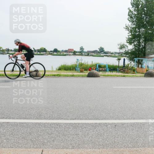 15.06.2025 - 27. Vierlanden-Triathlon H.Heesch http://msf.ph/oto/8021294 15.06.2025 10:27:18 Radfahren 206, 227, 586, 594 meine-sportfotos.de
