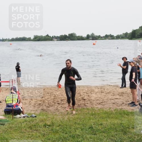 21.06.2025 - 27. Vierlanden-Triathlon MichiJ http://msf.ph/oto/8021370 15.06.2026 10:51:07 Schwimmen 775 meine-sportfotos.de