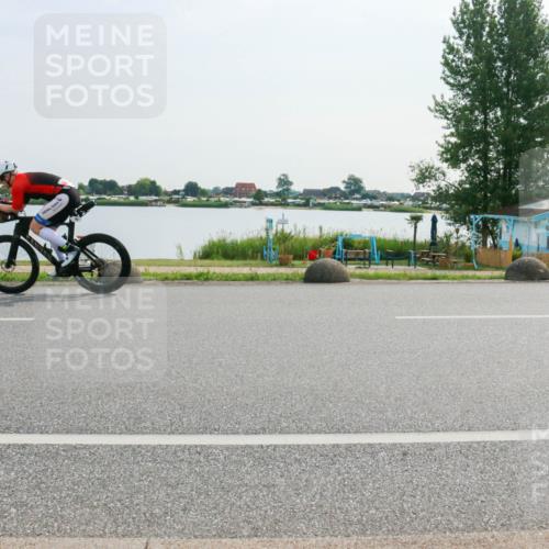 15.06.2025 - 27. Vierlanden-Triathlon H.Heesch http://msf.ph/oto/8021375 15.06.2025 09:51:52 Radfahren 69, 85, 120, 176, 205 meine-sportfotos.de