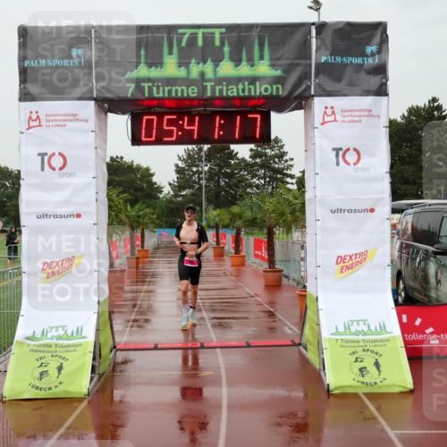15.06.2025 - 7 Türme Triathlon Michael Strokosch http://msf.ph/oto/8021387 15.06.2025 15:41:17 Ziel 303 meine-sportfotos.de