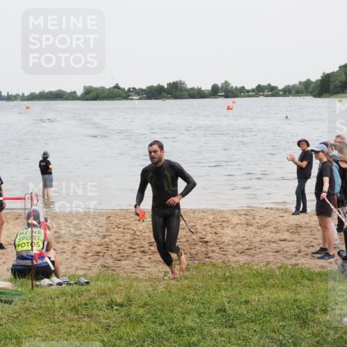 21.06.2025 - 27. Vierlanden-Triathlon MichiJ http://msf.ph/oto/8021389 15.06.2026 10:51:07 Schwimmen 775 meine-sportfotos.de