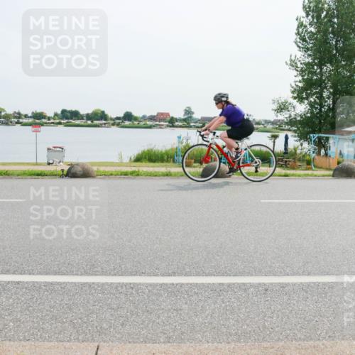 15.06.2025 - 27. Vierlanden-Triathlon H.Heesch http://msf.ph/oto/8021410 15.06.2025 10:27:23 Radfahren 176, 206, 549, 594 meine-sportfotos.de