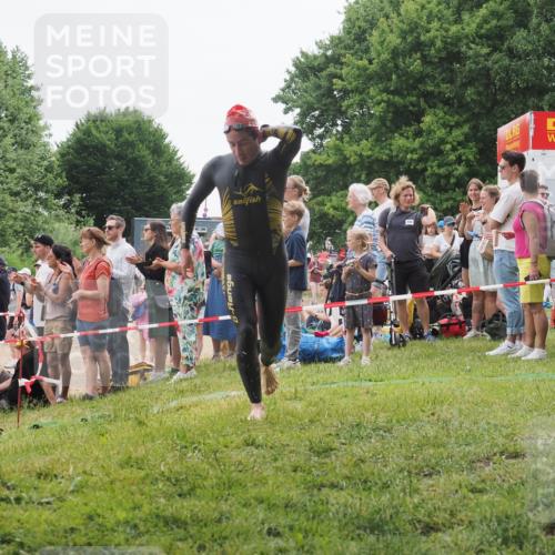 15.06.2025 - 27. Vierlanden-Triathlon KatJ http://msf.ph/oto/8021414 15.06.2025 10:52:22 Schwimmen 652, 693, 759 meine-sportfotos.de