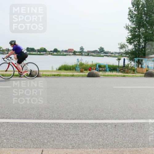 15.06.2025 - 27. Vierlanden-Triathlon H.Heesch http://msf.ph/oto/8021437 15.06.2025 10:27:24 Radfahren 176, 206, 549, 594 meine-sportfotos.de