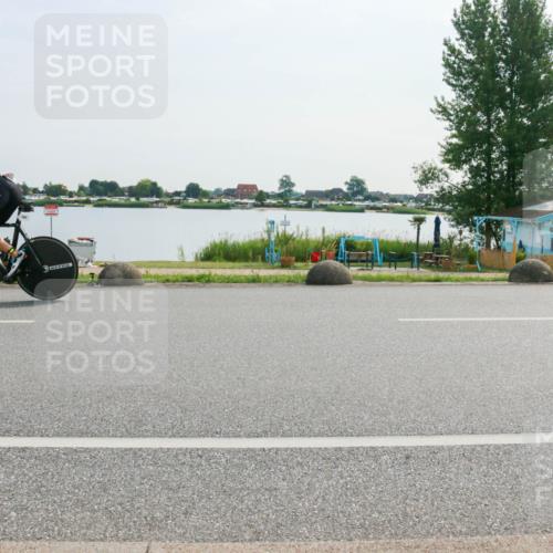 15.06.2025 - 27. Vierlanden-Triathlon H.Heesch http://msf.ph/oto/8021438 15.06.2025 09:52:06 Radfahren 129, 181 meine-sportfotos.de