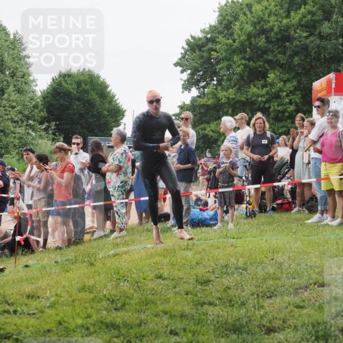 15.06.2025 - 27. Vierlanden-Triathlon KatJ http://msf.ph/oto/8021458 15.06.2025 10:52:24 Schwimmen 652, 682, 693, 759 meine-sportfotos.de