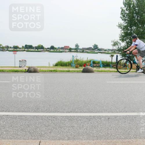 15.06.2025 - 27. Vierlanden-Triathlon H.Heesch http://msf.ph/oto/8021490 15.06.2025 10:27:25 Radfahren 165, 176, 492, 549, 594 meine-sportfotos.de