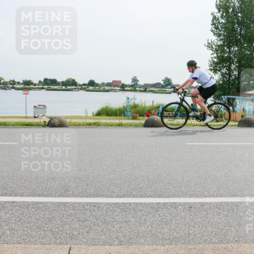 15.06.2025 - 27. Vierlanden-Triathlon H.Heesch http://msf.ph/oto/8021500 15.06.2025 10:27:25 Radfahren 165, 176, 492, 549, 594 meine-sportfotos.de