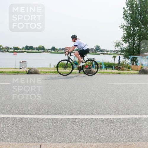 15.06.2025 - 27. Vierlanden-Triathlon H.Heesch http://msf.ph/oto/8021516 15.06.2025 10:27:25 Radfahren 165, 176, 492, 549, 594 meine-sportfotos.de
