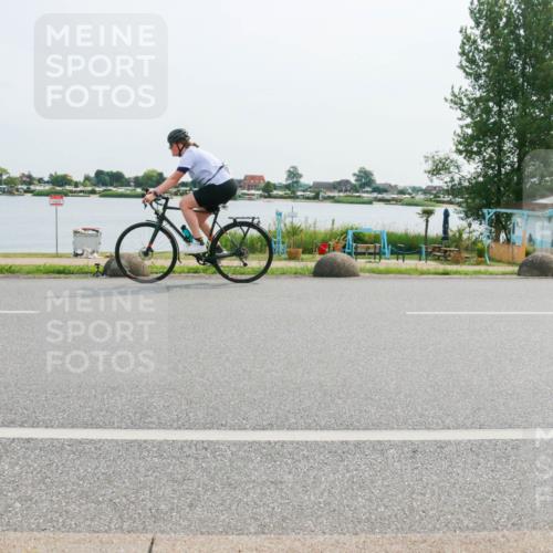 15.06.2025 - 27. Vierlanden-Triathlon H.Heesch http://msf.ph/oto/8021527 15.06.2025 10:27:25 Radfahren 165, 176, 492, 549, 594 meine-sportfotos.de