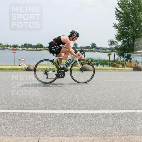 21.06.2025 - 27. Vierlanden-Triathlon H.Heesch http://msf.ph/oto/8021637 15.06.2025 12:05:15 Radfahren 671, 898, 927, 978 meine-sportfotos.de