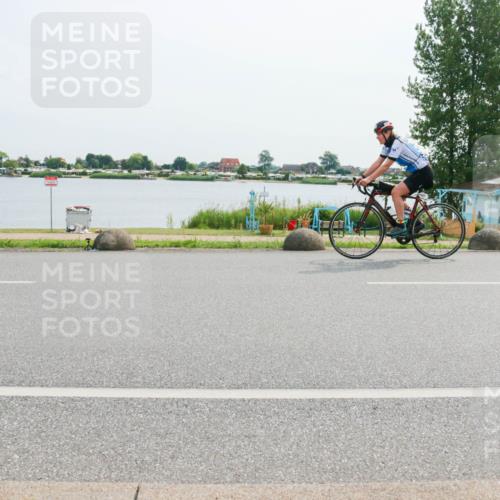 15.06.2025 - 27. Vierlanden-Triathlon H.Heesch http://msf.ph/oto/8021680 15.06.2025 10:27:28 Radfahren 165, 176, 492, 522, 549 meine-sportfotos.de