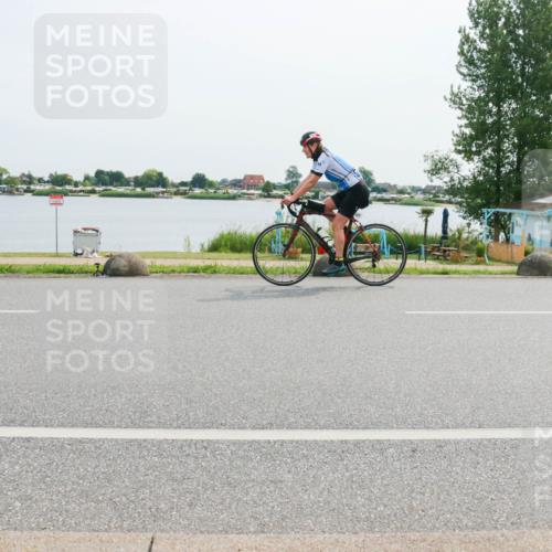 15.06.2025 - 27. Vierlanden-Triathlon H.Heesch http://msf.ph/oto/8021689 15.06.2025 10:27:29 Radfahren 165, 176, 492, 522, 549, 628 meine-sportfotos.de