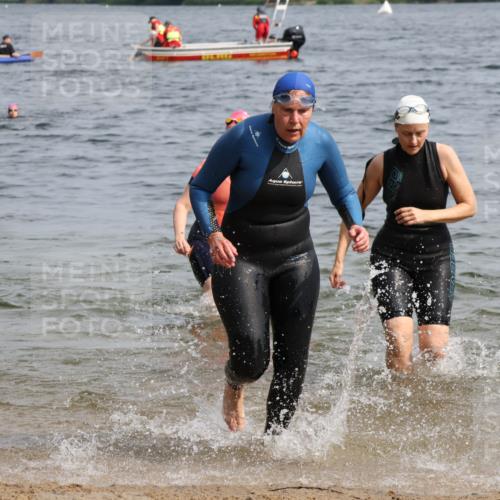 15.06.2025 - 27. Vierlanden-Triathlon Lena Gebhardt http://msf.ph/oto/8021695 15.06.2025 10:19:02 Schwimmen 478, 498, 543, 558 meine-sportfotos.de