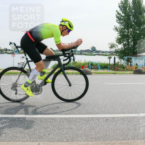 15.06.2025 - 27. Vierlanden-Triathlon H.Heesch http://msf.ph/oto/8021701 15.06.2025 09:53:58 Radfahren 99, 100 meine-sportfotos.de
